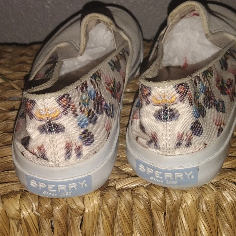 Sperry Grey Malin Cloud Slip-on Sneaker Cream Beach Scene 8